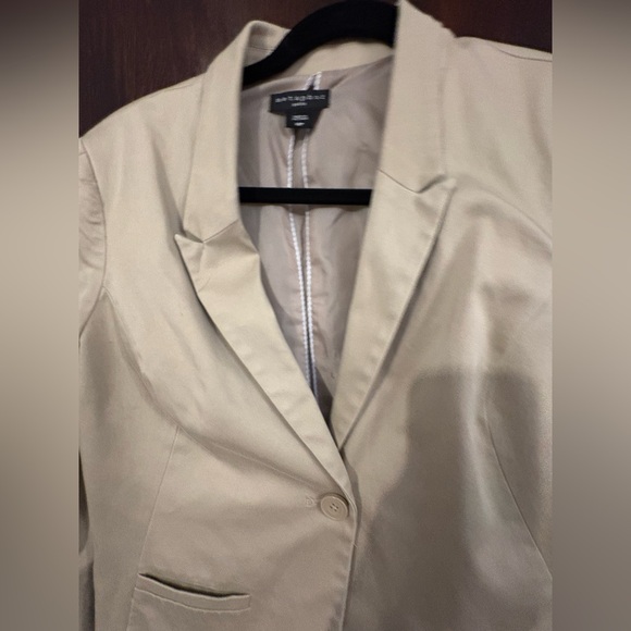 Bundle 3 for $15. Metaphor Women's Beige Single-Button Blazer. Size 10. - Picture 3 of 8